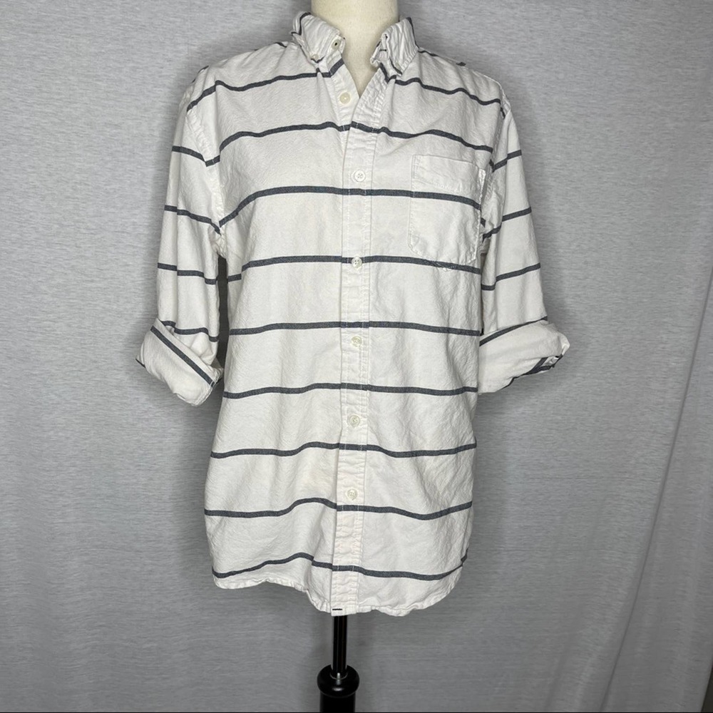 A25). Aeropostale NYC Men Button Down Shirt Long Sleeve